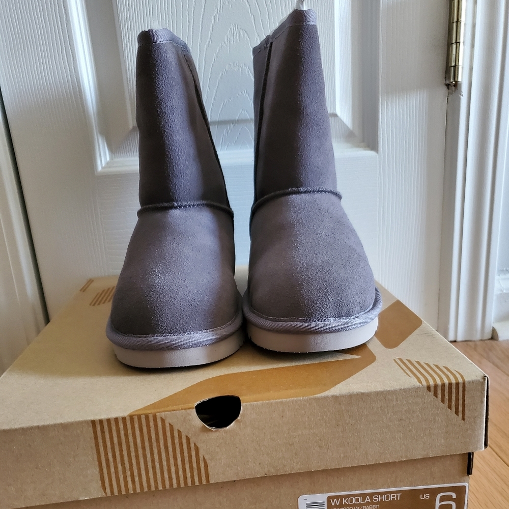 Uggs Boots Women Size 6 (Gray)